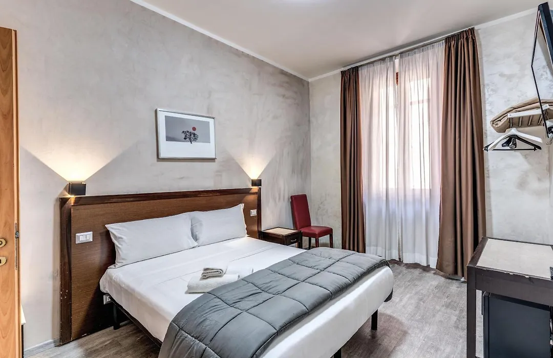 Hotel Family House-1